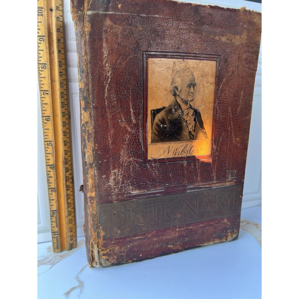 1951 Webster’s New Collegiate Dictionary 2nd Ed George Washington Leatherlike